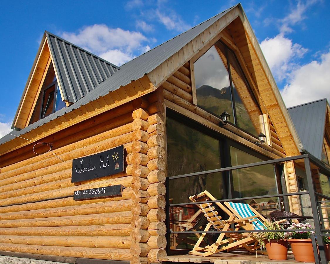 Wooden Hut Apartment Stepantsminda Exterior photo